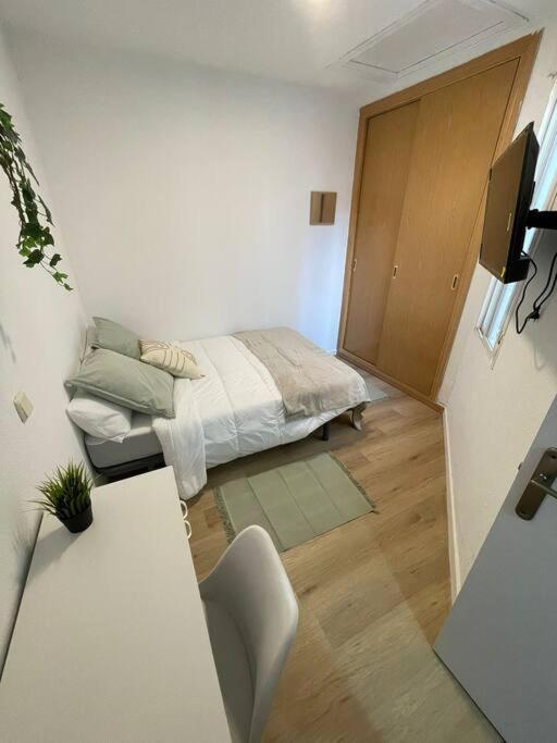 Juan Pantoja, Apartamento Para 2 En Metro Alvarado Madrid Bagian luar foto