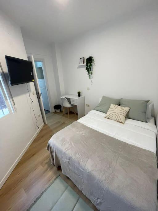 Juan Pantoja, Apartamento Para 2 En Metro Alvarado Madrid Bagian luar foto